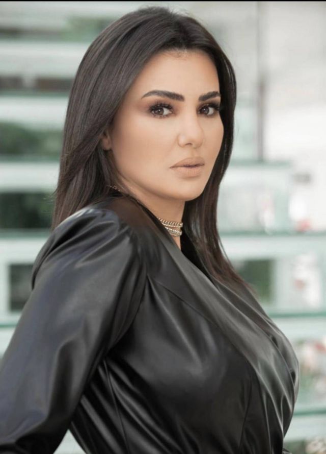 دينا فؤاد تردّ على أنباء زواجها في السرّ