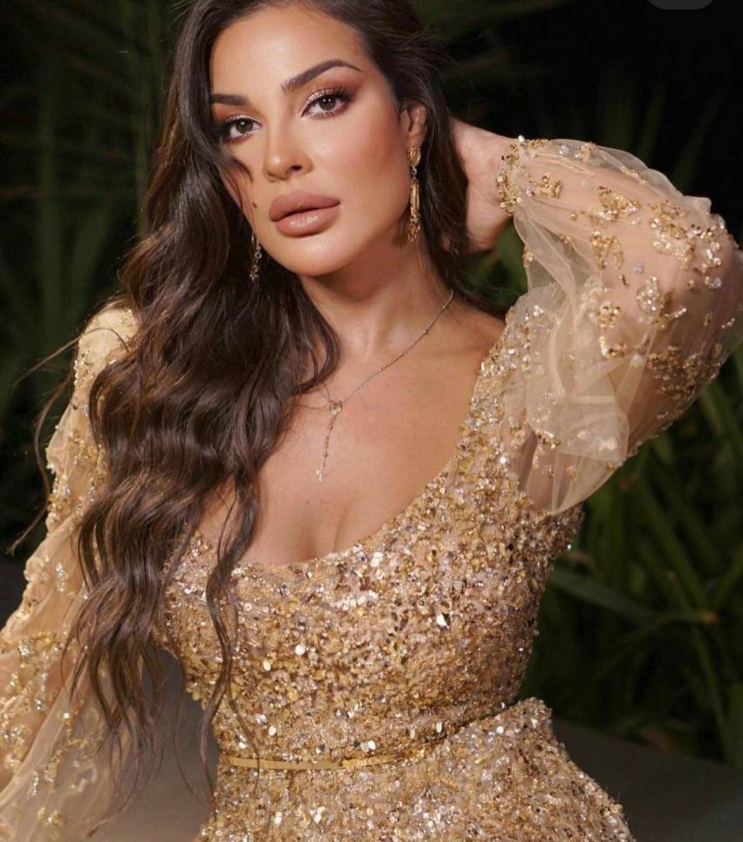 بالفيديو - خطأ في التعبير عن رأيها يضع نادين نسيب نجيم في موقف صعب