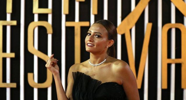 بشرى تكشف سبب حلقها شعرها 