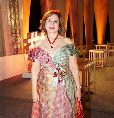 تعليق قوي من إلهام شاهين على منتقدي إطلالاتها: 