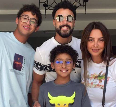 الموت يفجع أحمد فهمي وزوجته