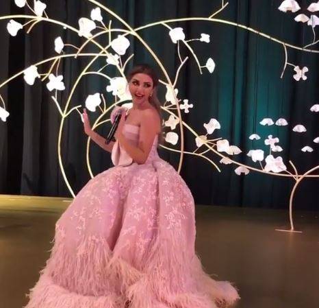 بالفيديو - ميريام فارس تغطّي نفسها بالحجاب وتُحدث ضجة برقصتها الغريبة