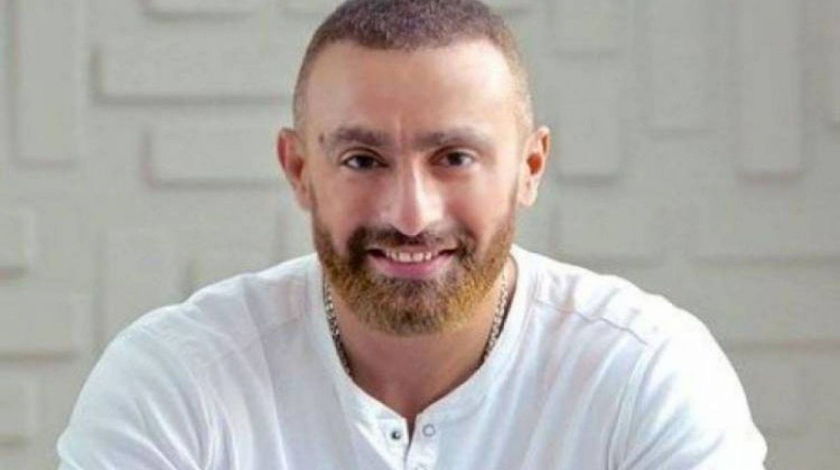 بالفيديو- أحمد السقا يفتح خزائن أسراره في 