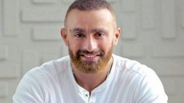 بالفيديو- أحمد السقا يفتح خزائن أسراره في 