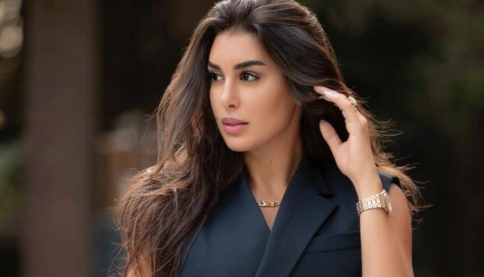 بعد أزمتها مع والدها.. ياسمين صبري بالحجاب