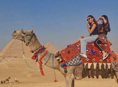 دينا الشربيني على الجمل