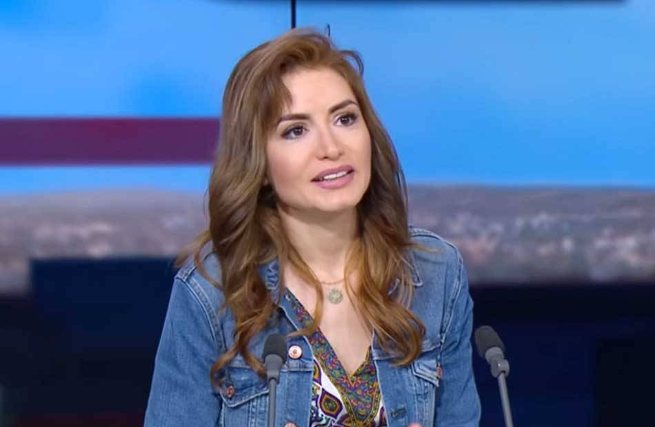 بالفيديو - بكاء رشا رزق في 