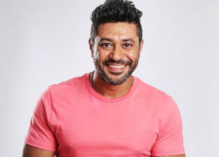 بالفيديو - هجوم قاسٍ على الفنان محمد عز بسبب أغنية!