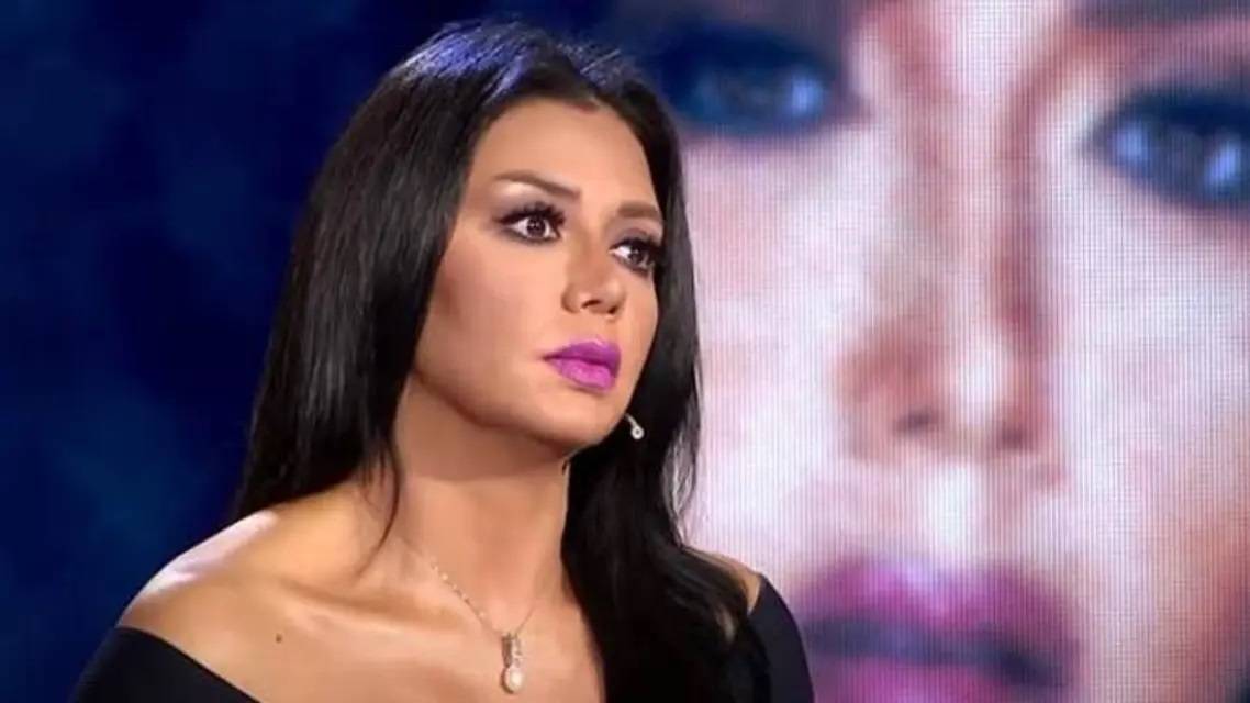 رانيا يوسف تدافع بقوة عن المرأة