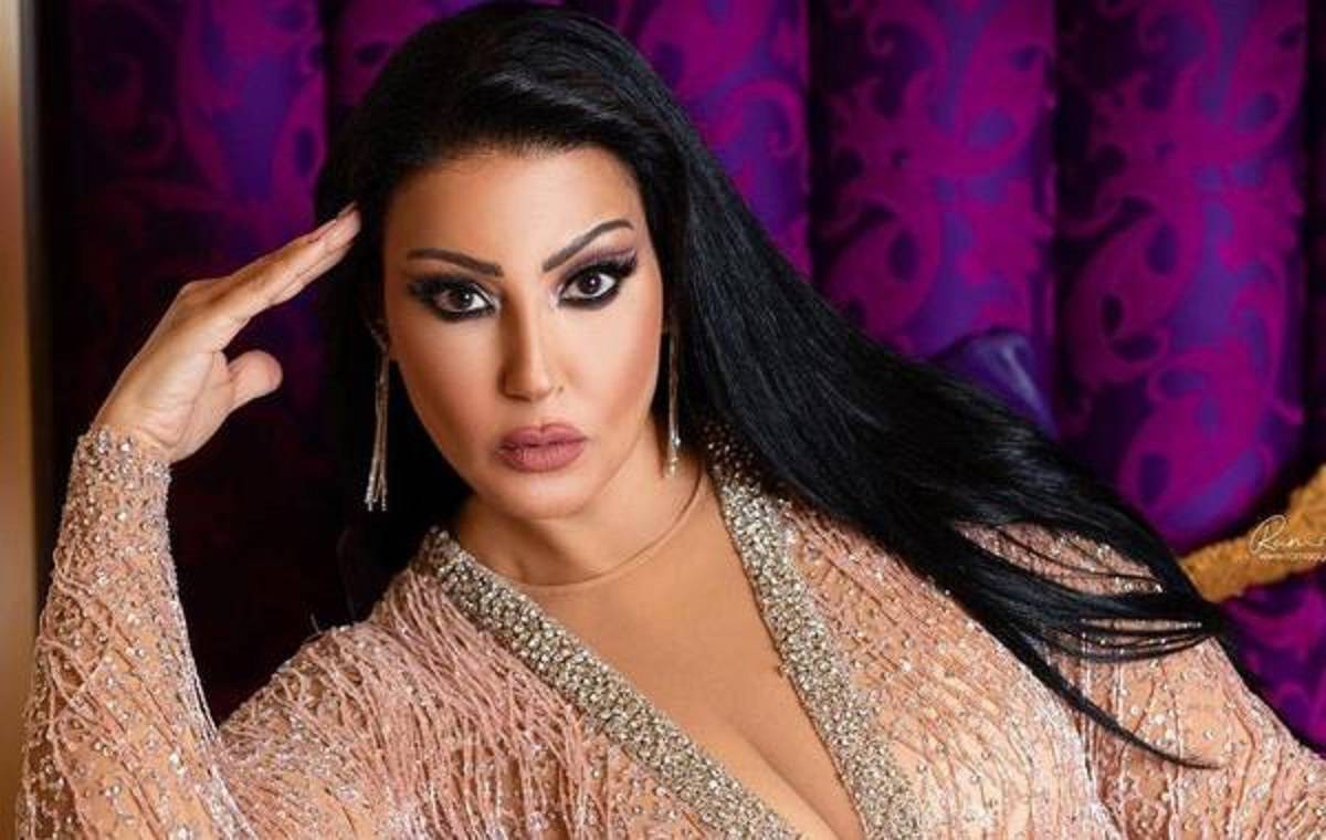 سمية الخشاب تهاجم متابعاً بسبب تغريدة