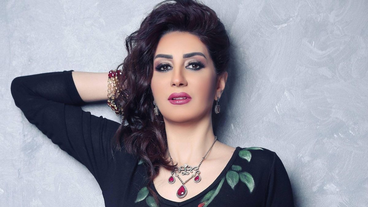 وفاء عامر تهاجم متابعة بسبب حجاب ياسمين صبري