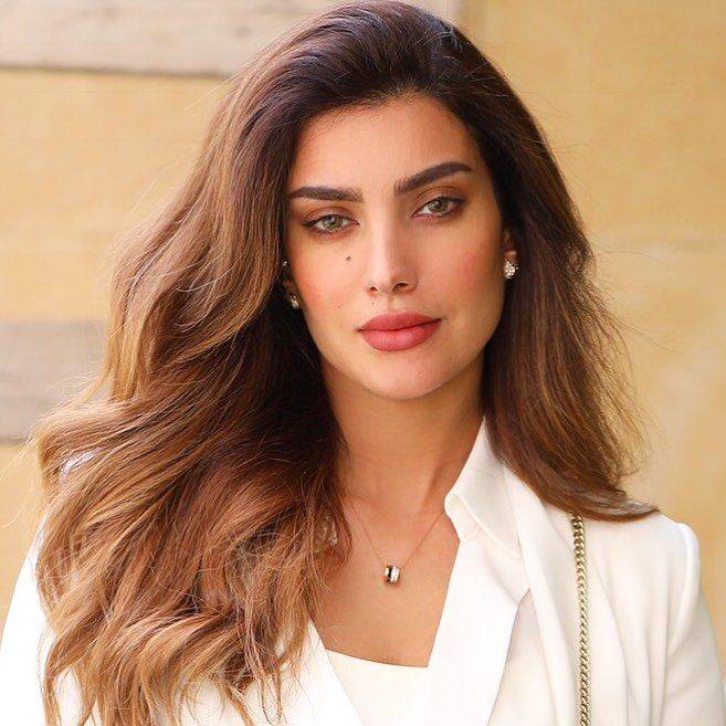 دللي بشرتك في اليوم الوطني لدولة الإمارات