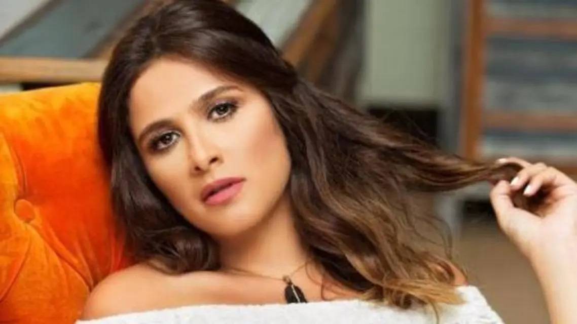 شقيق ياسمين عبد العزيز يهاجم مروّجي شائعة دخولها العناية المركزة