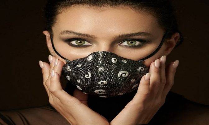 بالفيديو - أغلى كمامة في العالم تًعرض في 