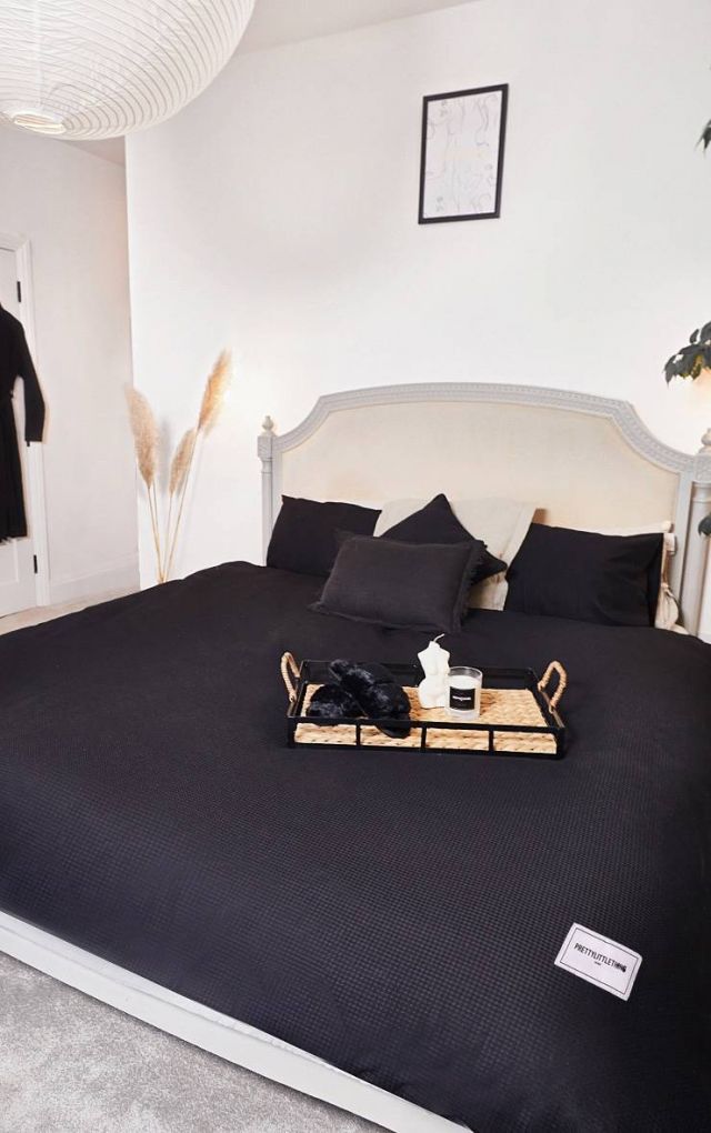 PRETTYLITTLETHING BLACK WAFFLE KING DUVET SET