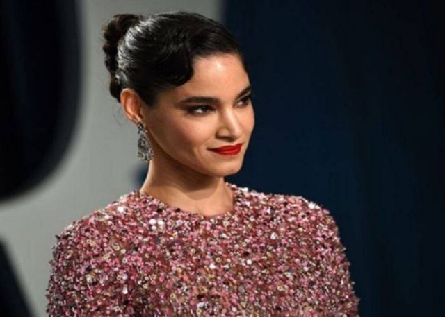 الفنانة الجزائرية صوفيا بوتلة الفنانة الجزائرية صوفيا بوتلة