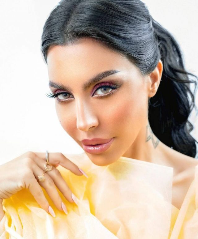 بالفيديو - ليلى اسكندر تحذّر المتنمرين... وهذا ما قالته عن زواجها