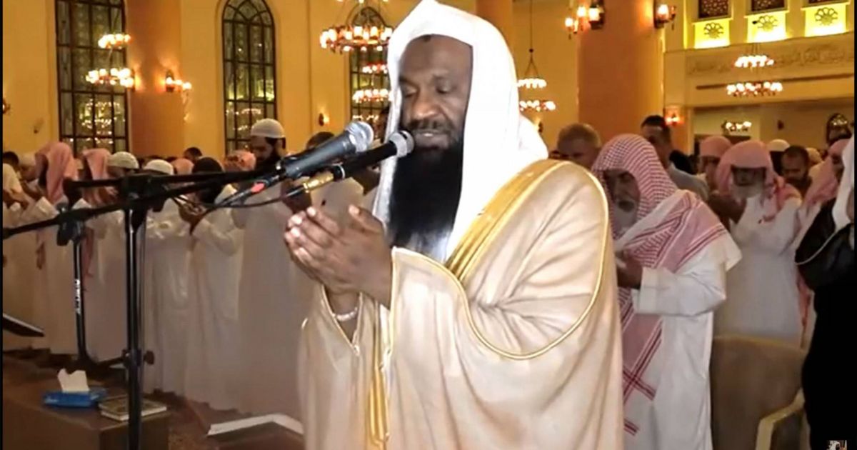 عادل الكلباني في إعلان ترفيهي... ويطلب الذهاب إلى هوليوود من تركي آل الشيخ