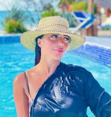 سارة سلامة تحسم الجدل حول خضوعها لعمليات تجميل