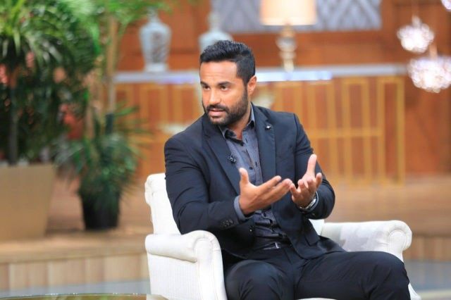 كريم فهمي يهاجم الـ