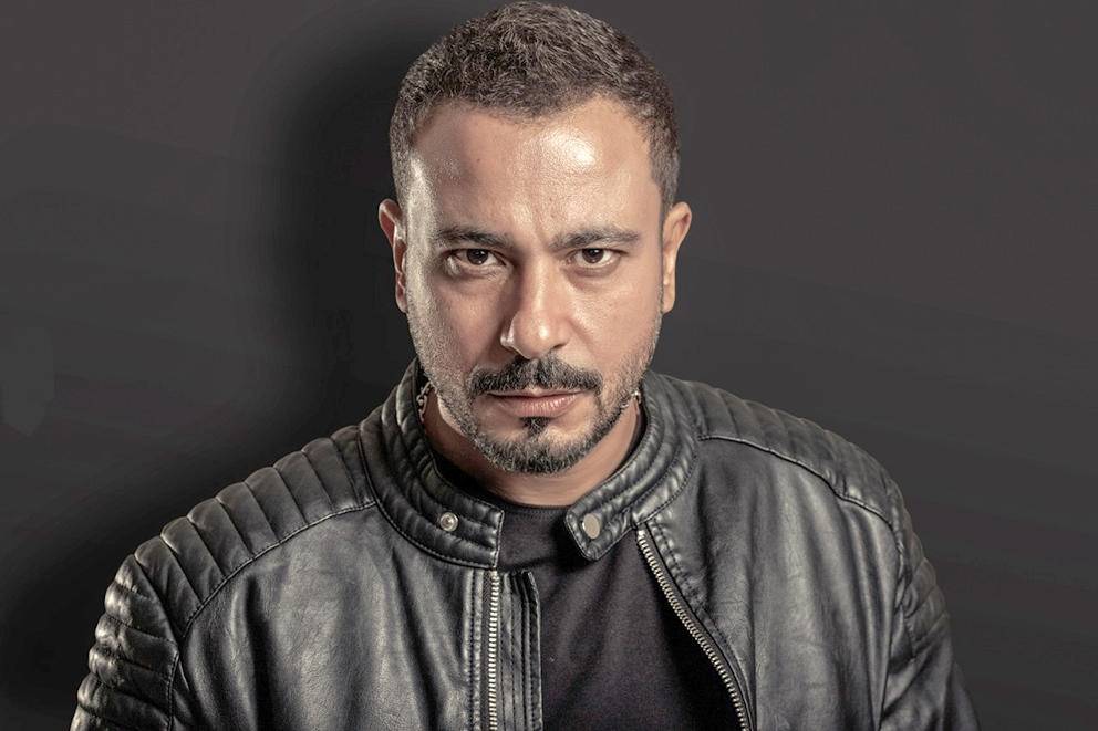 هذا ما قاله محمد نجاتي عن هجوم زوج منة عرفة عليه