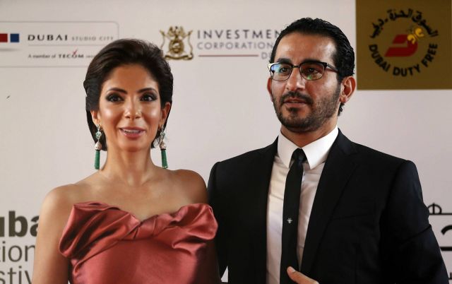 بالفيديو - رسائل رومانسية متبادَلة بين منى زكي وأحمد حلمي