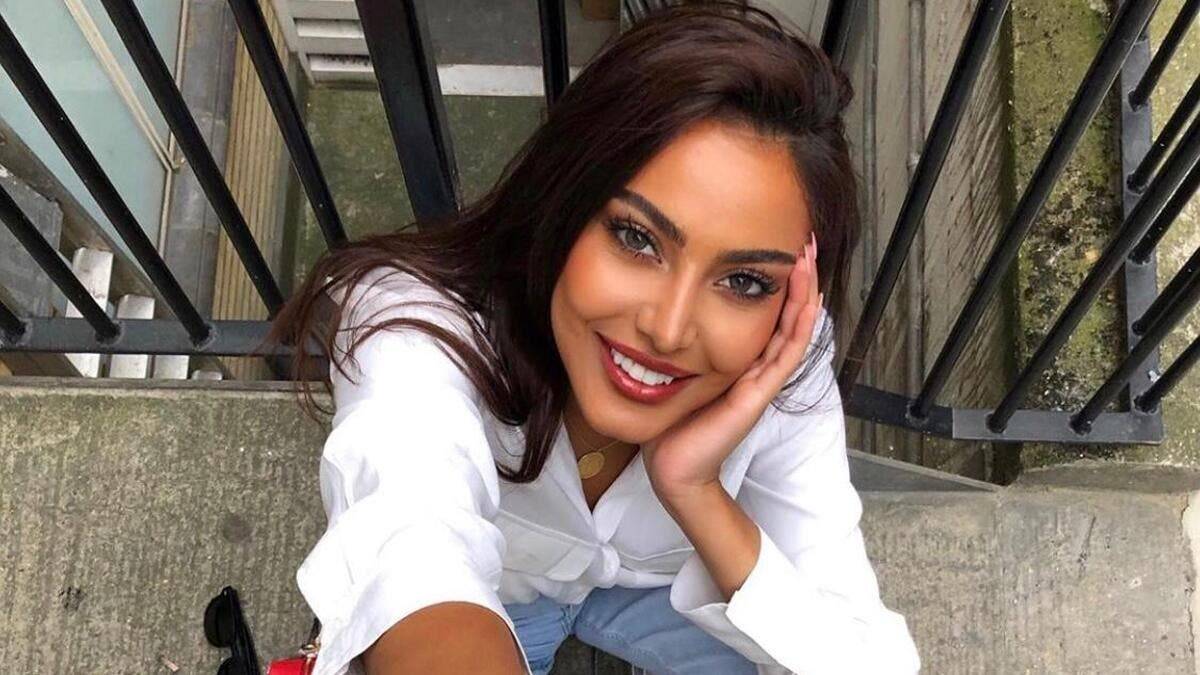 بالصور - فاطمة المؤمن على الأكتاف في مهرجان 