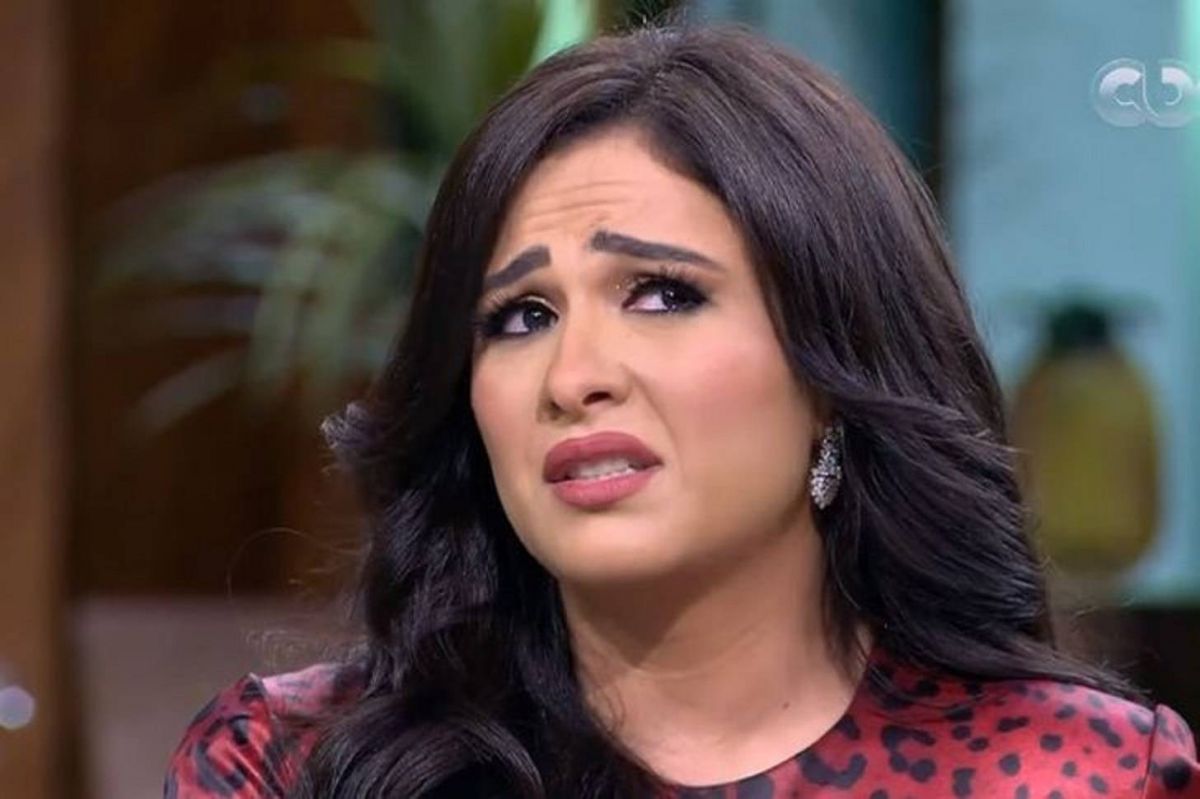 بالفيديو - ياسمين عبد العزيز تفتح خزائن أسرار فترة مرضها وسط بكائها