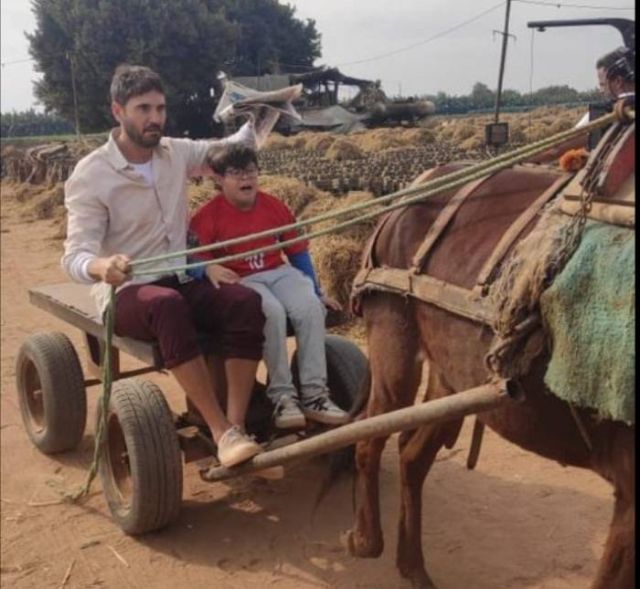 أحمد عز يقتحم الأفلام القصيرة مع طفل من ذوي الهمم