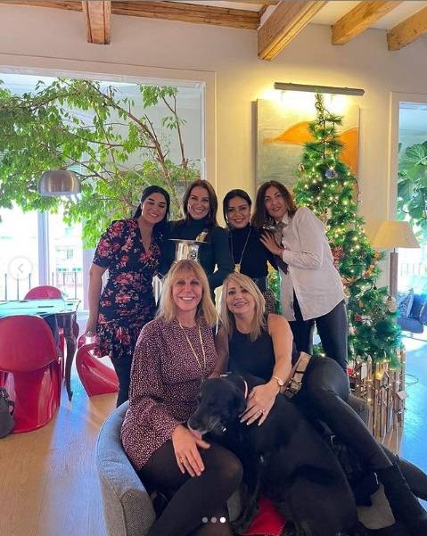 رانيا يوسف وصديقاتها