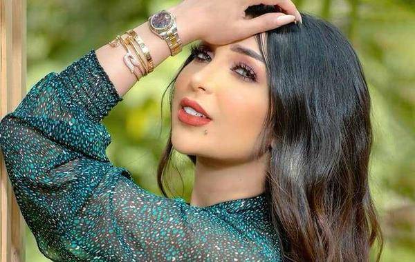 دنيا بطمة تصدم الجمهور بوزن زائد أبرزه بنطال جلدي ضيق