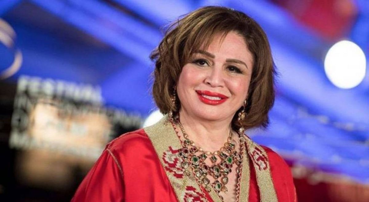 بالفيديو - إلهام شاهين تشارك نيكول سابا الرقص في حفلها الأخير