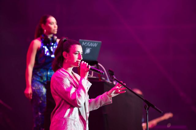 المغنية اللبنانية ميشيل والفنان العراقي شيباني 