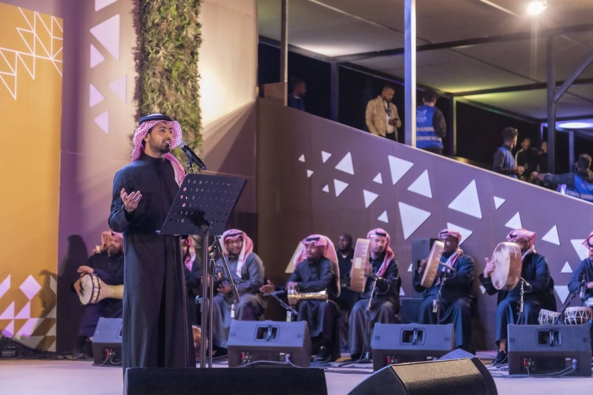 فؤاد عبد الواحد يغني في بطولة 