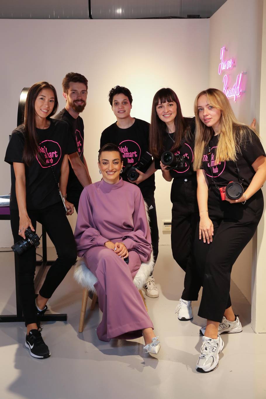 افتتاح أول مركز THINKSMART HUB لدعم إنشاء المحتوى على مواقع التواصل في منطقة القوز الإبداعية