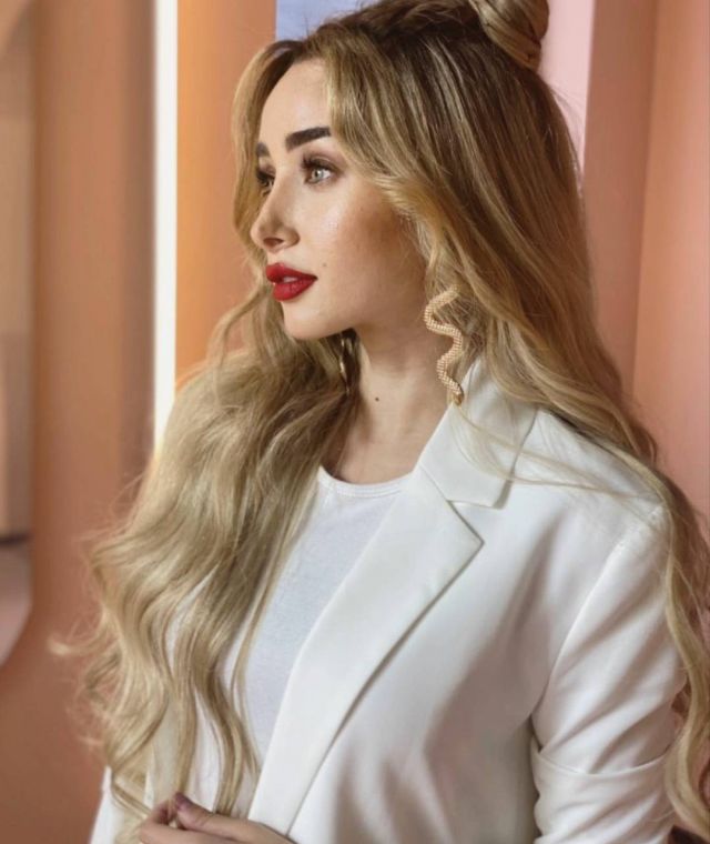 بالصور - مكياج هنا الزاهد القوي يغيّر شكلها... هل يليق بها؟