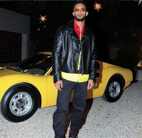 محمد رمضان يحتفل بذكرى زواجه بصورة