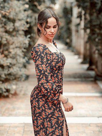 بالفيديو - نور عمرو دياب تتحدث عن تجهيزات زفافها... وهذا ما قاله خطيبها عن والدها