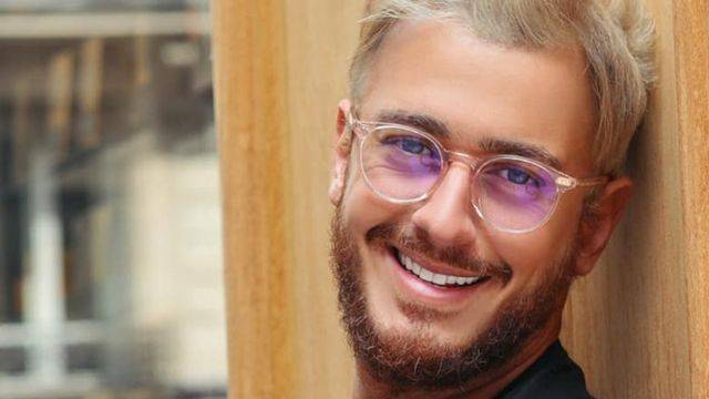 سعد لمجرد يثير السخرية بملابس غريبة