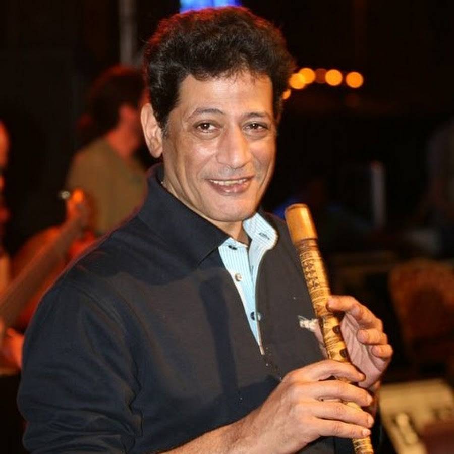 سانده عمرو دياب ومحمد منير... مأساة أشهر عازف ناي في مصر