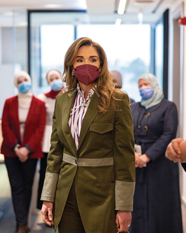 الملكة رانيا العبدالله تبارك لأكاديمية تدريب المعلمين الأردنية حصولها على الاعتماد الأكاديمي الدولي