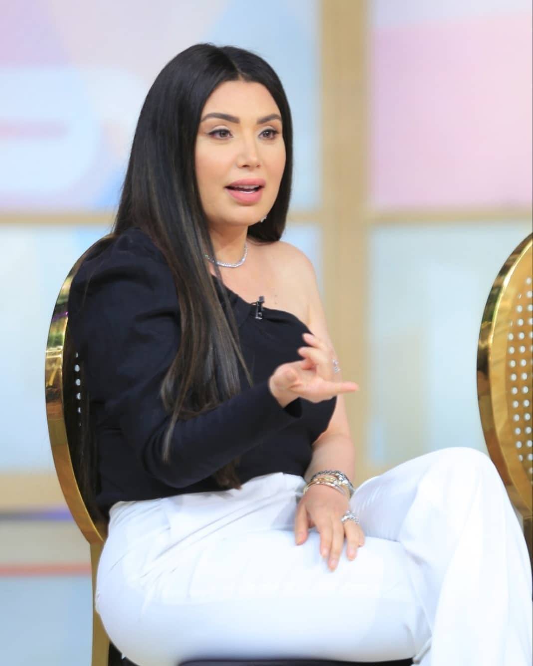 عبير صبري تثير الجدل بتعليق غريب بعد تعافيها من كورونا