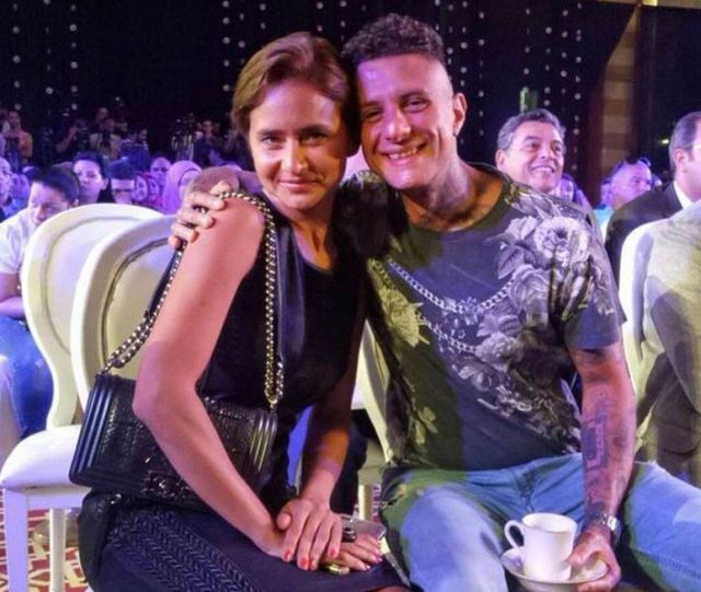 أحمد الفيشاوي يفاجئ الجميع بصورة قديمة مع نيللي كريم... شاهدوا كيف كانا