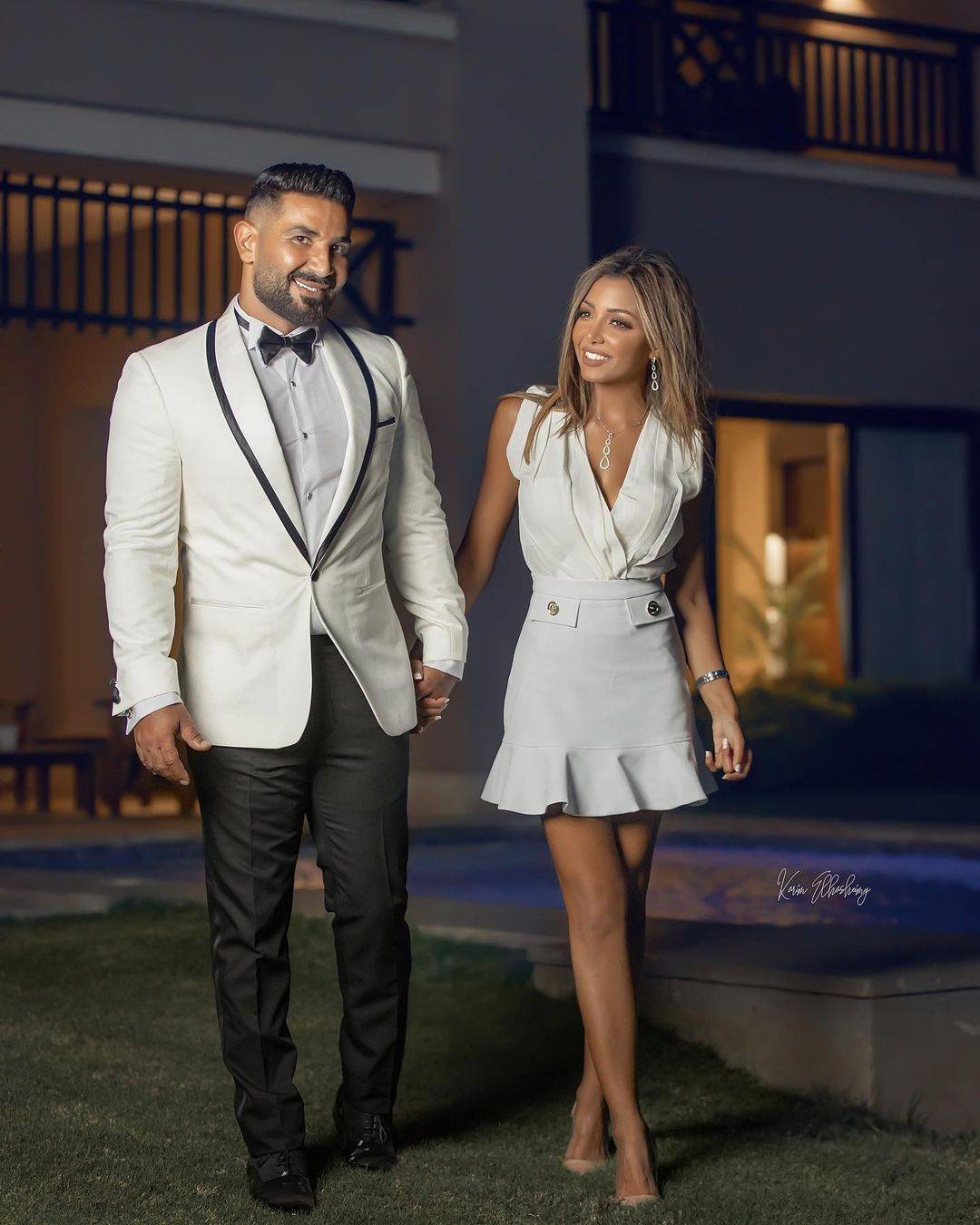 أحمد سعد يثير الجدل بإطلالة صيفية وسط الثلوج مع زوجته