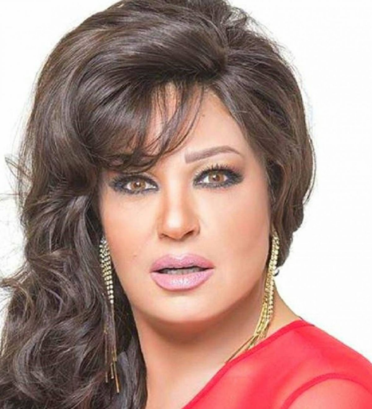 بعد انتقاد دعوتها الغريبة في دبي... فيفي عبده تتخذ هذه الخطوة