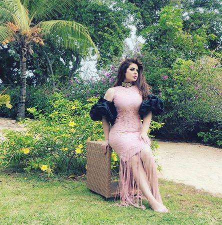 حليمة بولند تعتزل السوشيال ميديا لهذا السبب