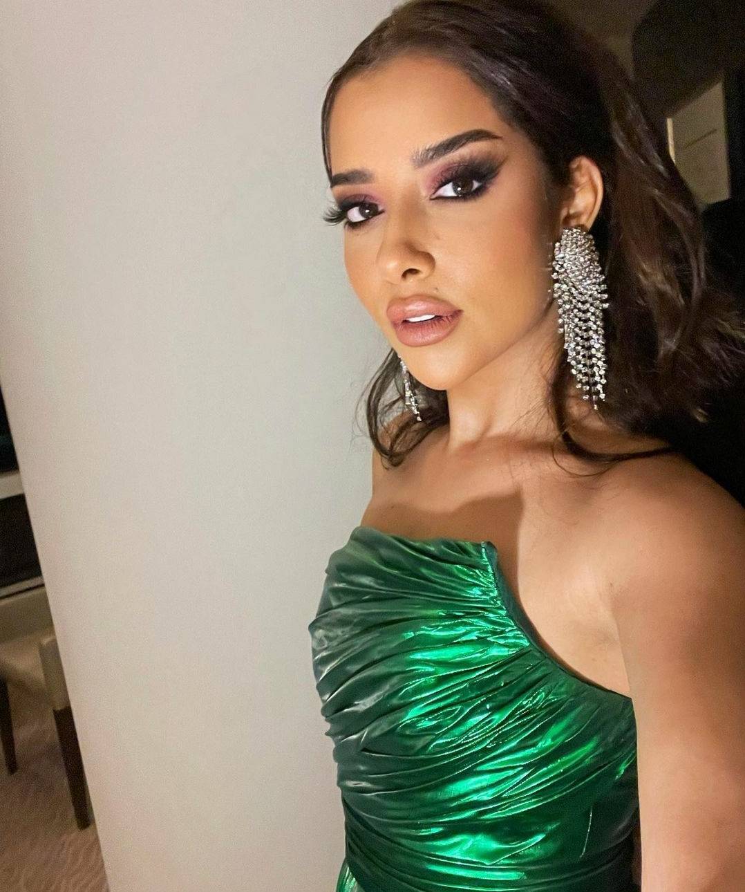 بالصور - أجمل إطلالات النجمات في حفلات رأس السنة