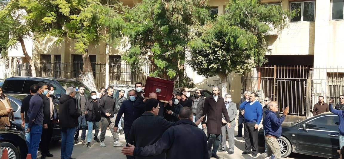 تشييع جثمان مها أبو عوف في غياب نجوم الفن