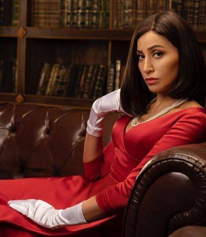 بالفيديو - دينا الشربيني تخطف الأنظار برقصها العفوي في كافيه