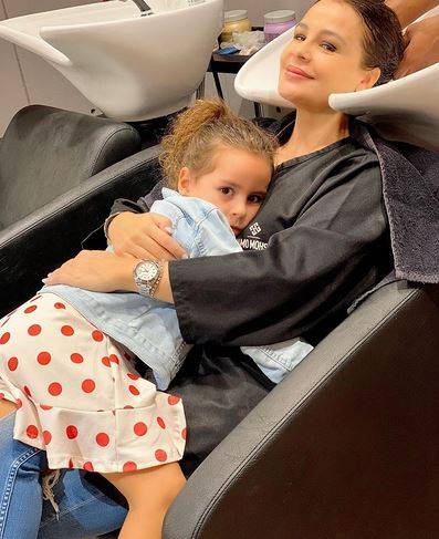 فيديو إبنة كارول سماحة حديث السوشيال ميديا بصوتها وحركاتها الطريفة